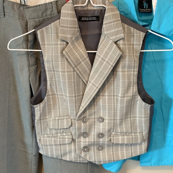 Boys 3 piece suit - Picture 4 of 5